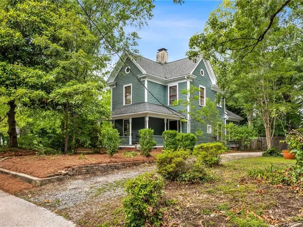 810 Rankin Pl, Greensboro, NC 27403