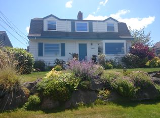 2831 NW 96th St, Seattle, WA 98117