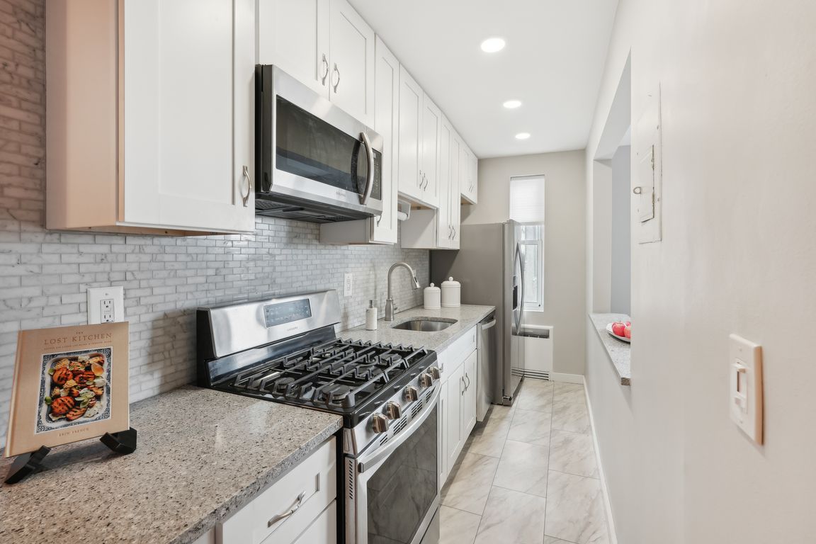 8300 Boulevard E-1704-015.jpg