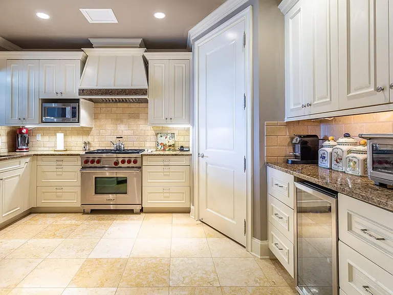 2525 N Pearl St #1105 — Photo 11