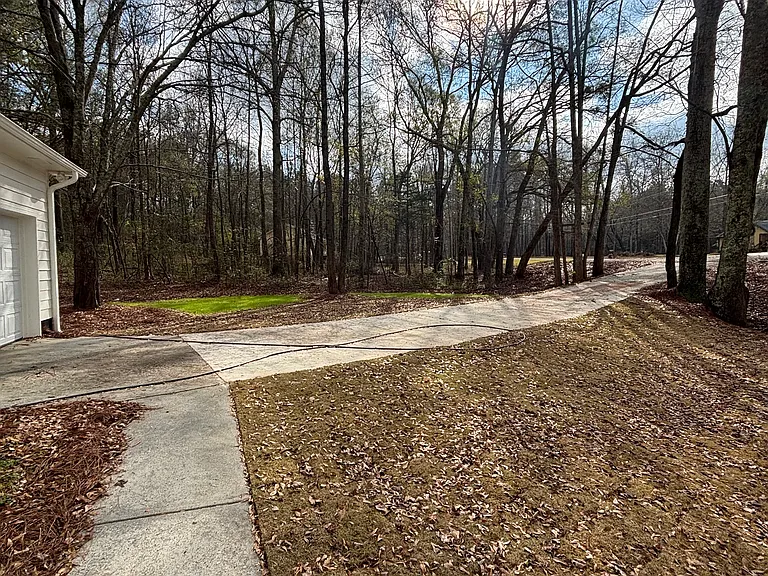 1142 Lavista Dr — Photo 16