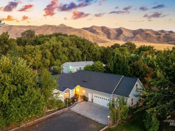 3163 E Locust St, Emmett, ID 83617