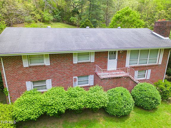 2nd image of 233 Shannon Ln