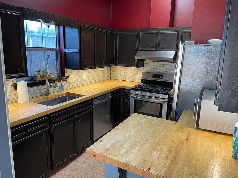 1336 Pecan Sq — Photo 5