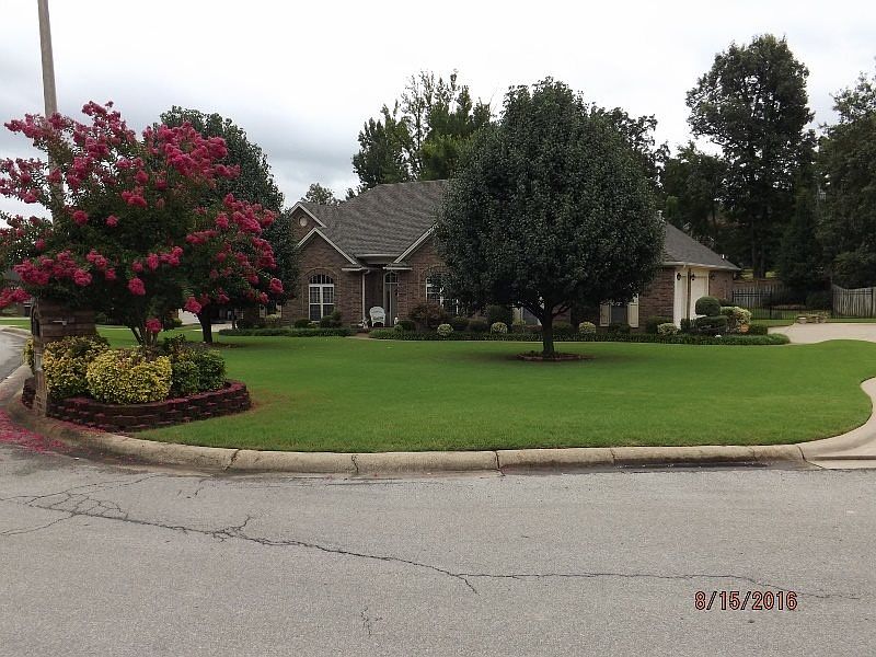 1st image of 1001 Ebbert Dr