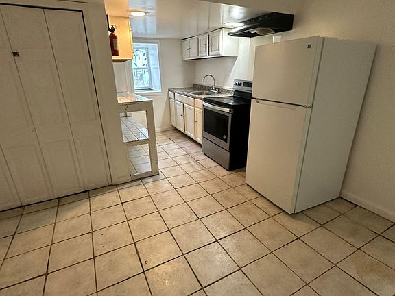 4th image of 162 W Parmenter St