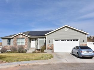 5234 N South Pointe Cir, Enoch, UT 84721