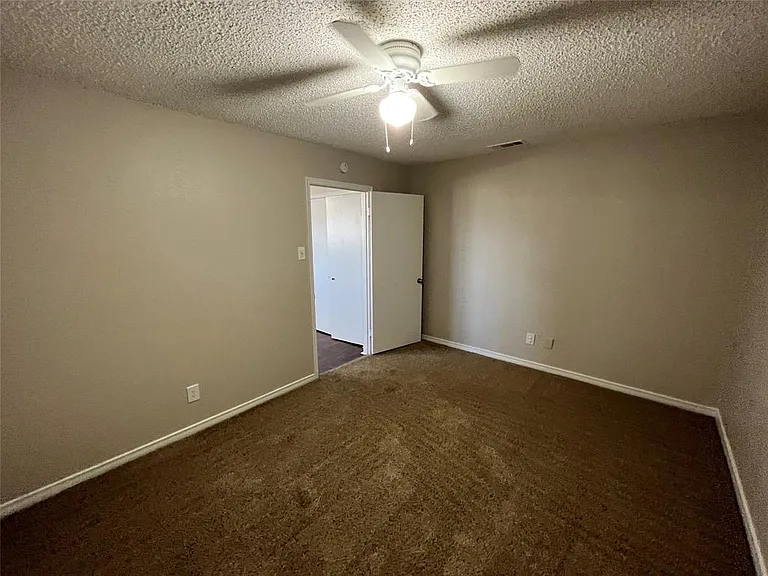 2024 Santa Anna Dr — Photo 13