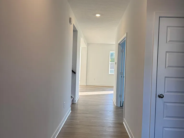 7586 Fallsworth Dr — Photo 15