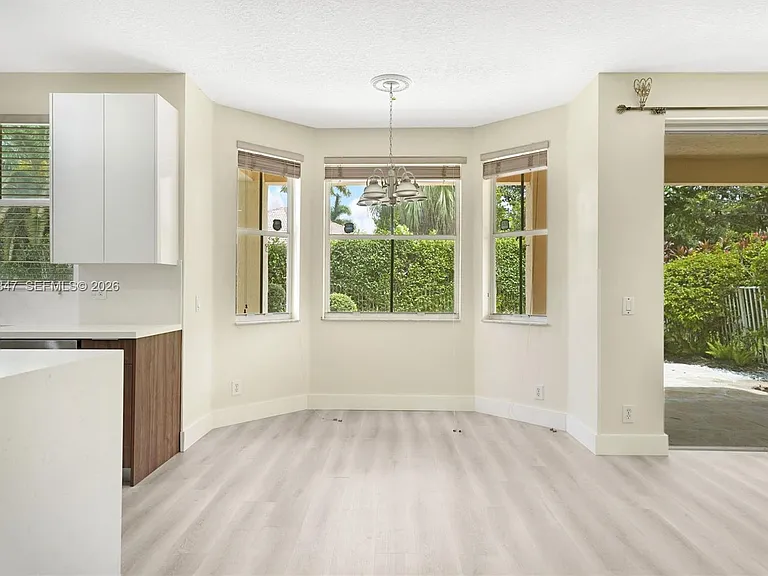 4312 Laurel Ridge Cir — Photo 12