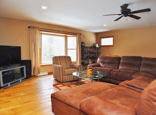 5 Squirrelwood Rd, Oak Ridge, NJ 07438