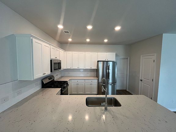 3rd image of 175 Daniels Creek Cir