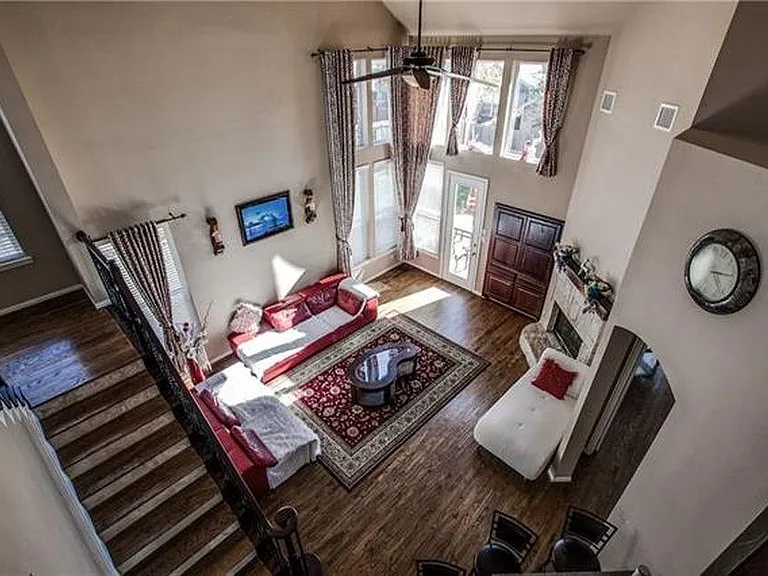 4533 Delaina Dr — Photo 18