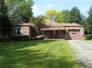 915 N Keel Ridge Rd, Hermitage, PA 16148