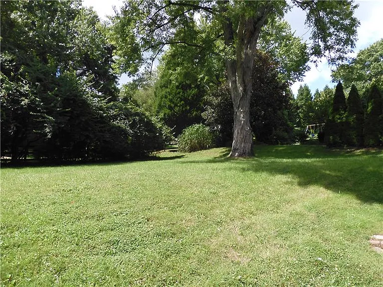 303 Birchwood Dr — Photo 39