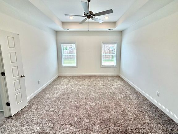 5th image of 5301 Douglas Dr