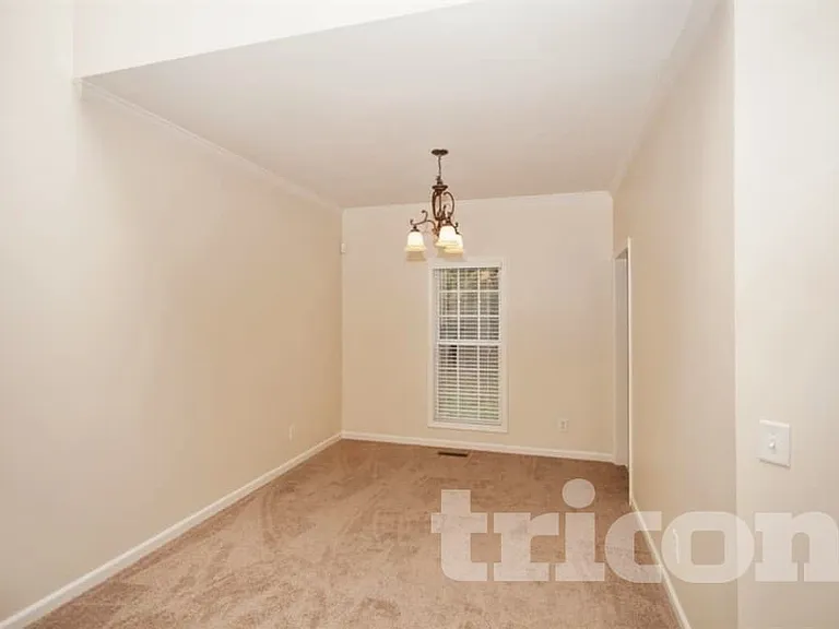 2315 Devonshire Dr — Photo 11