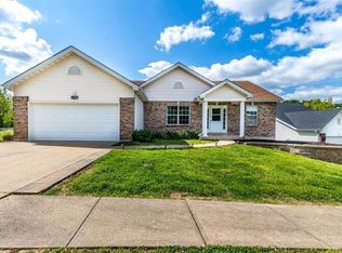 11906 Katiejo Ct, Maryland Heights, MO 63043