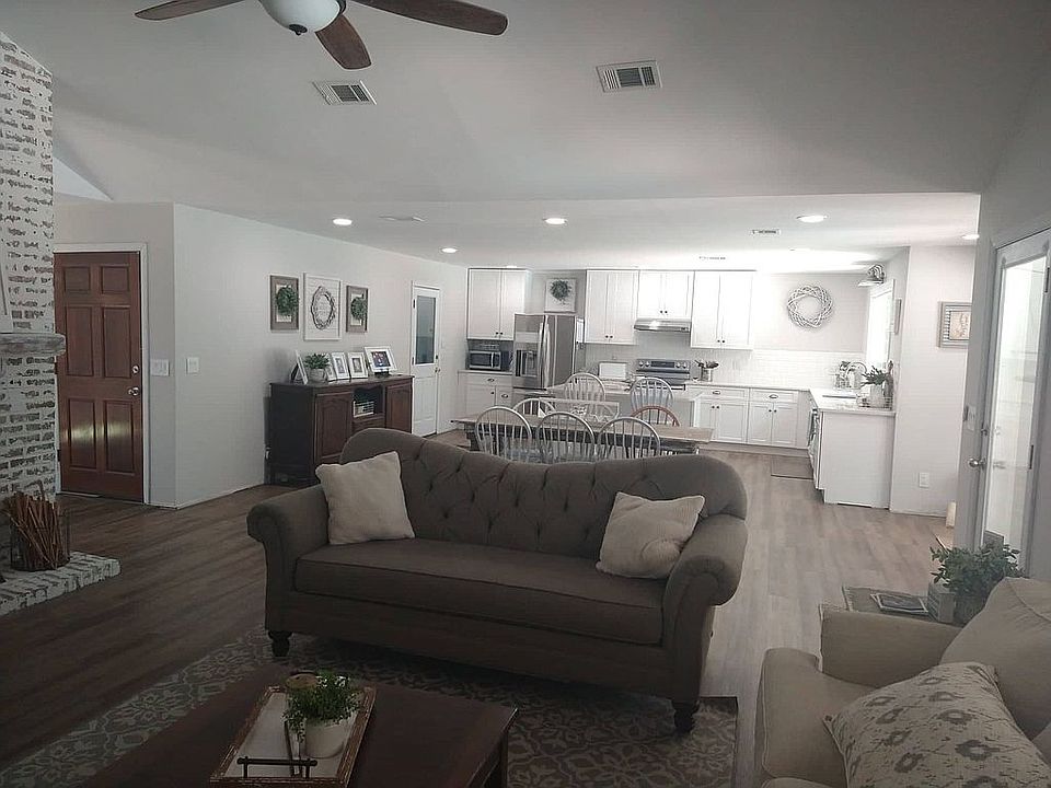 living/dining/kitchen