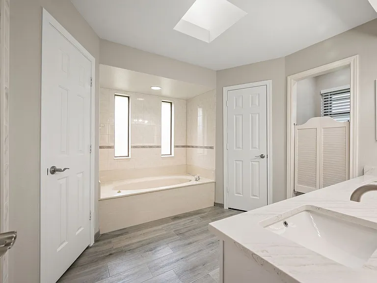 1802 Campbell Trl — Photo 20