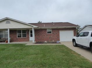 605 Kent Dr APT B, Wentzville, MO 63385