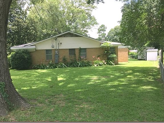 4th image of 3200 Tanglewood Dr
