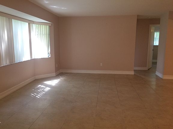 2nd image of 6238 Saint Andrews Cir N