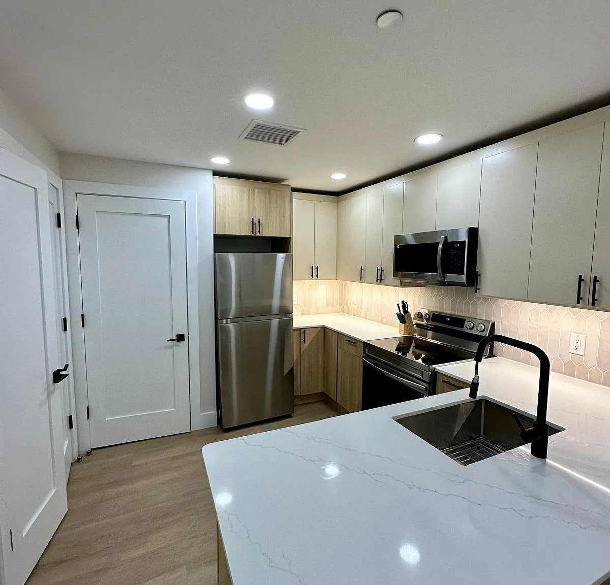 3 bed, $1,525 — Photo 4
