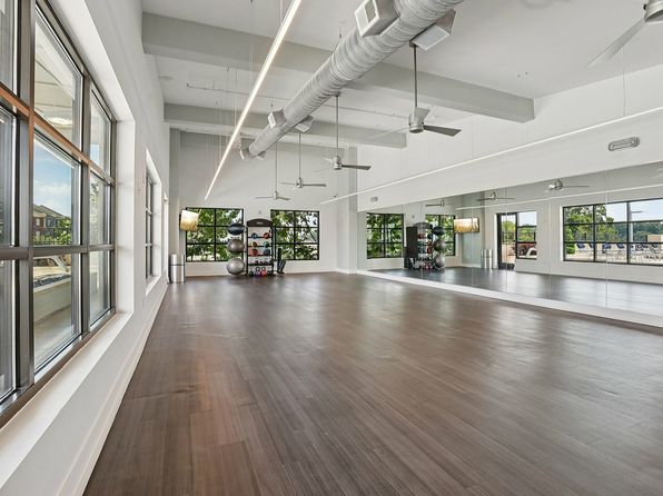 6050 Roswell Rd APT 202