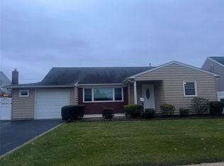 3616 Jerusalem Ave, Wantagh, NY 11793