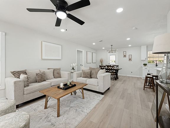 3rd image of 112 Oriole Dr