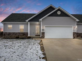 3410 Wyndham Dr, Flushing, MI 48433