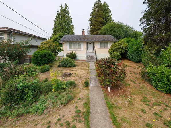 7289 Dow Ave, Burnaby, BC V5J 3X3