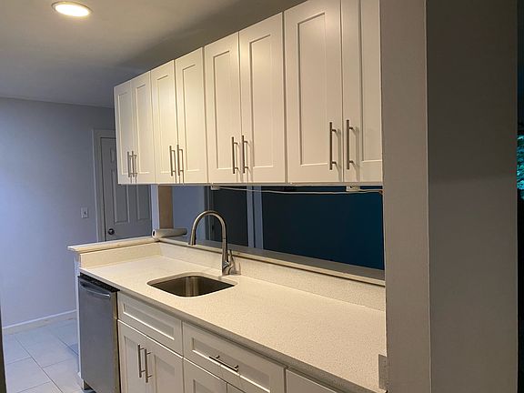 2nd image of 980 Lindley St Unit 405