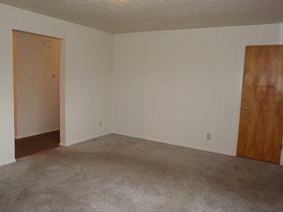 3rd image of 1115 Rollins St