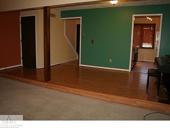 2nd image of 694 E Jaywood Dr
