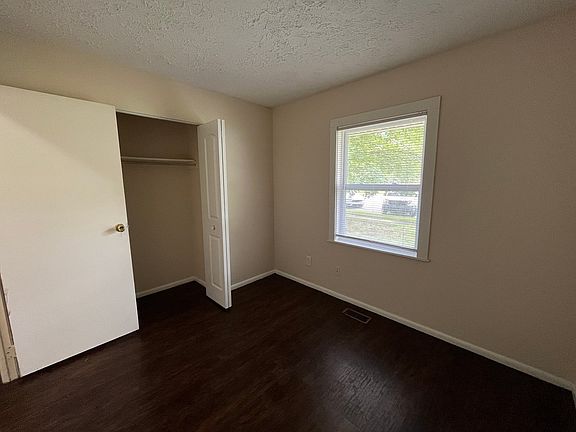 5th image of 3907 Maurine Ct