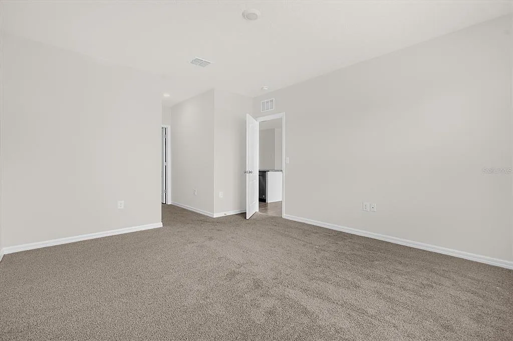 3 bed, 2.0 bath, 1672 sqft, $2,200 — Photo 4