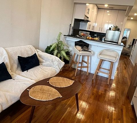 3rd image of 244 E Houston St APT 4D