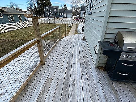 Side porch