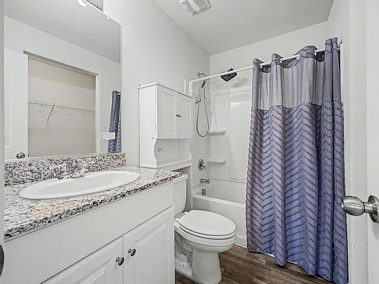 322 E Watson Pl — Photo 19