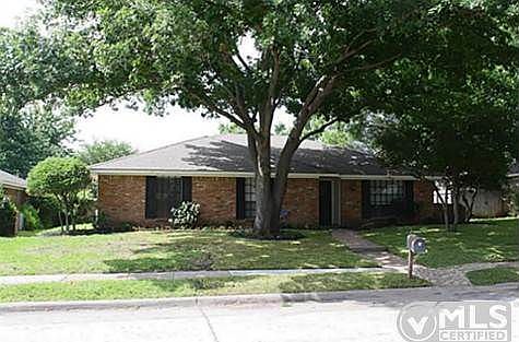3rd image of 2504 Winfield Dr