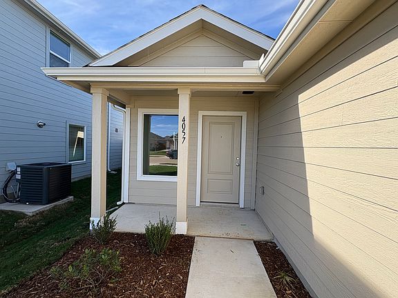 3rd image of 4057 Equestrian Dr