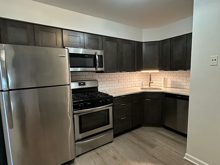 1 Parkside Ct #5 — Photo 7