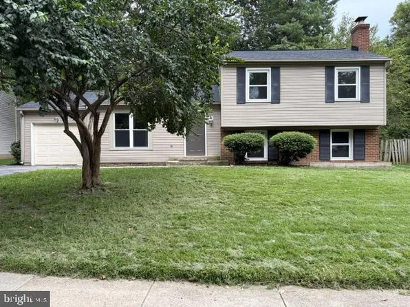 1543 Sadlers Wells Dr, Herndon, VA 20170