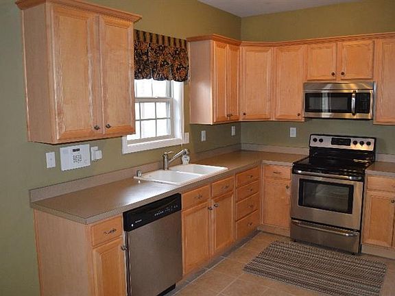 4th image of 468 Southpoint Dr