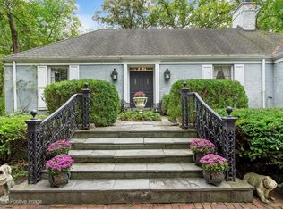 704 Bittersweet Ln, Hinsdale, IL 60521