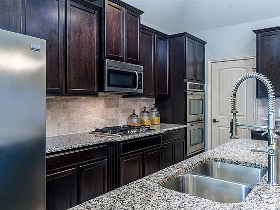 5th image of 4402 Fenetre Forest Ln