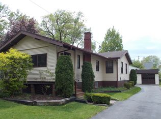 1544 Commodore Rd, Lyndhurst, OH 44124