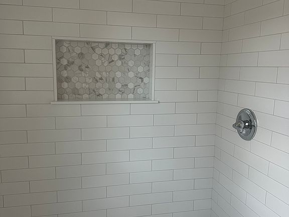 3rd image of 9 Niblick St #9